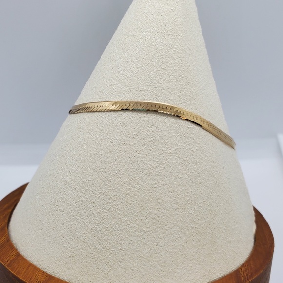 14k Solid Gold Herringbone Bracelet - Picture 11 of 12